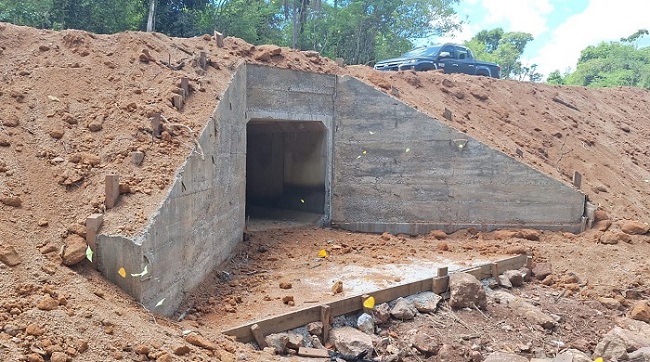 Estrada E-64 tem mais uma ponte de madeira substituída por de concreto