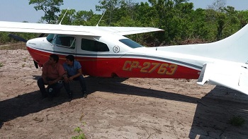 Bolivianos sÃ£o presos ao pousarem aviÃ£o com 480 kg de cocaÃ­na em fazenda