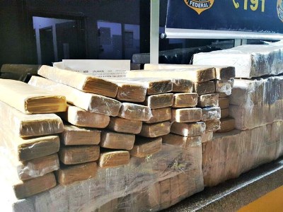 Motorista abandona carro com 264 kg de droga apÃ³s ser perseguido e foge