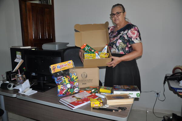 Escolas começam a receber Kits de Materiais e Uniformes em Matupá