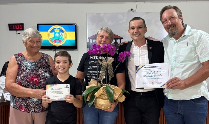 Professora Maristela Czapela recebe Título de Cidadã Matupaense