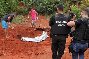 Desembargadores mantém presa maquiadora Cleia Rosa acusada de matar marido e amante