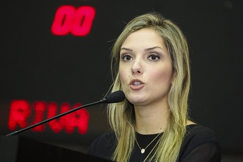 Deputada denuncia secretário de MT à polÃcia por divulgar foto dela de camisola