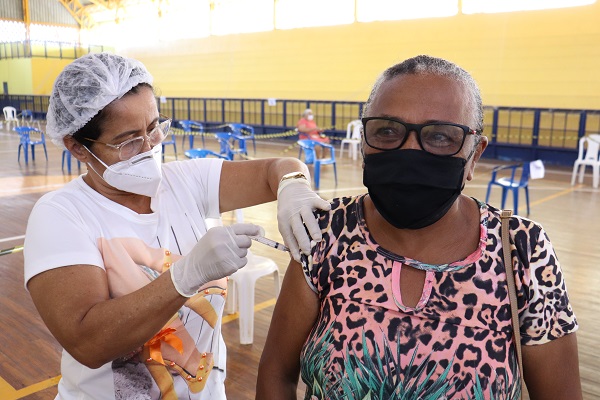 Idosos Peixotenses são vacinados em Força Tarefa contra a Covid-19