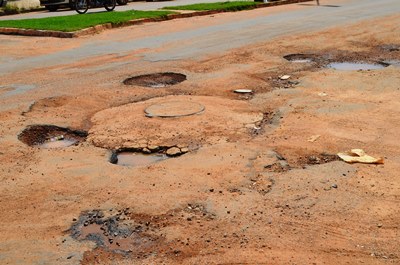 PopulaÃ§Ã£o cobra recuperaÃ§Ã£o de ruas e avenidas pavimentadas em Peixoto