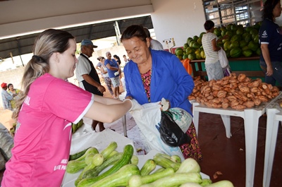 Mais 100 famÃ­lias sÃ£o agregadas ao programa de distribuiÃ§Ã£o de alimentos