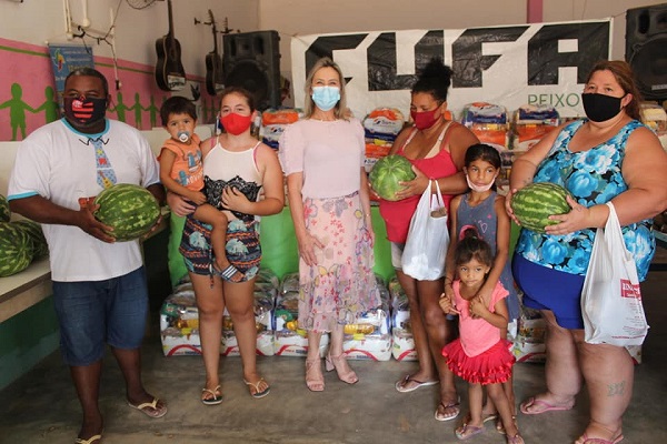 Famílias do Mãe de Deus recebem alimentos da agricultura familiar