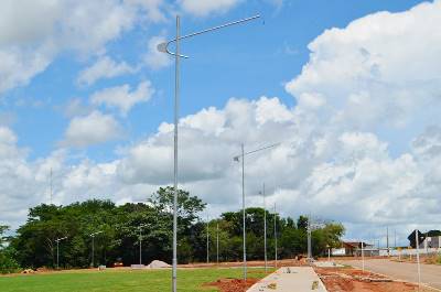 Lago III comeÃ§a a receber sistema de iluminaÃ§Ã£o ornamental