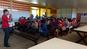 Profissionais da Educação de Peixoto de Azevedo paralisam atividades para cobrar equiparação salarial