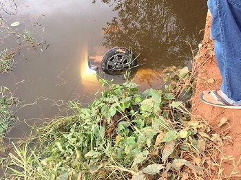 TrÃªs crianÃ§as morrem e outra fica gravemente ferida apÃ³s carro cair de ponte em Nova Bandeirantes.