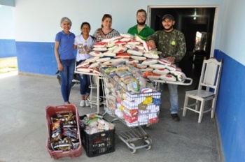 Hospital Regional recebe doação de alimentos arrecadados na Festa dos Garimpeiros