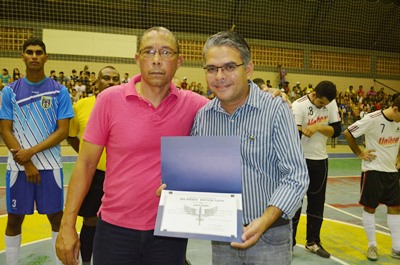 Jornalista  Edeir JÃºnior recebe TÃ­tulo de Membro HonorÃ¡rio da FAB