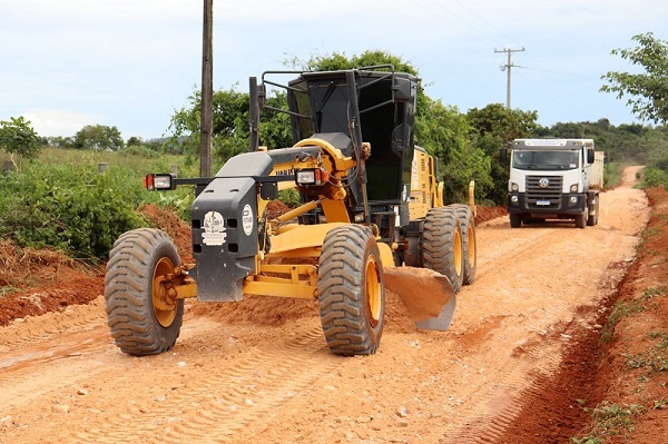 Setores Agropecuário e Mineral são contemplados com recuperação de estradas