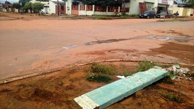 Placas de IdentificaÃ§Ã£o de Ruas e Avenidas estÃ£o deterioradas em Peixoto