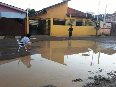 Moradores da Rua Ministro CÃ©sar Cals cobram recuperaÃ§Ã£o da via pÃºblica