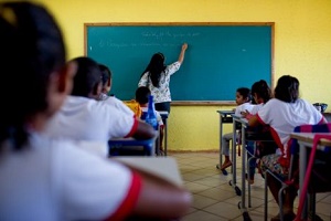 Ano letivo deve comeÃ§ar sem chamar os aprovados em concurso da EducaÃ§Ã£o