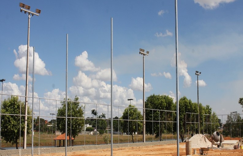 Quadras de Vôlei e Futebol de Areia do Lago II terão iluminação