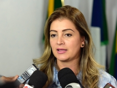JustiÃ§a manda afastar procurador e bloqueia bens da Prefeita Luciane Bezerra