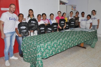 SMAS faz entrega de Cartões Pró FamÃlia e Kits de Trabalho aos ACS