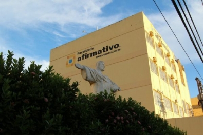 MEC suspende atividades de 2 faculdades de Mato Grosso