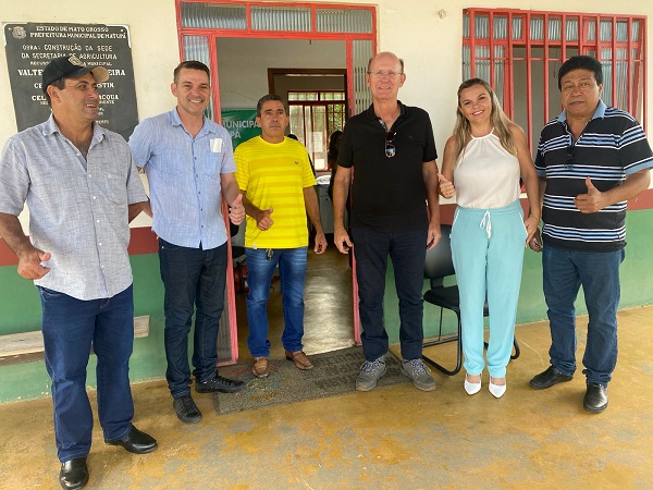 Vice-Prefeito e Secretária apresentam demandas ao Dep. Carlos Avalone