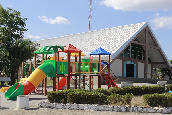 Playground Infantil é implantado em Praças Públicas de Peixoto