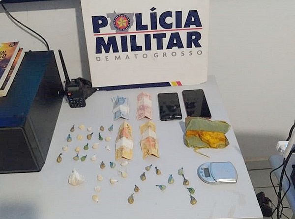 Suspeito tenta subornar policiais após apreensão de drogas em Peixoto