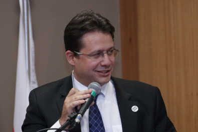 Cunha contrata advogado de Silval