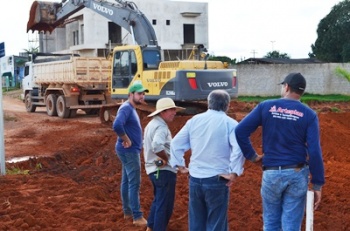 Valtinho da ordem de serviÃ§o para obras de pavimentaÃ§Ã£o asfÃ¡ltica no ZR-001