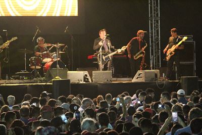 Show Nacional do Amado Batista levou um público superior a 15 mil pessoas na Festa dos Garimpeiros em Peixoto
